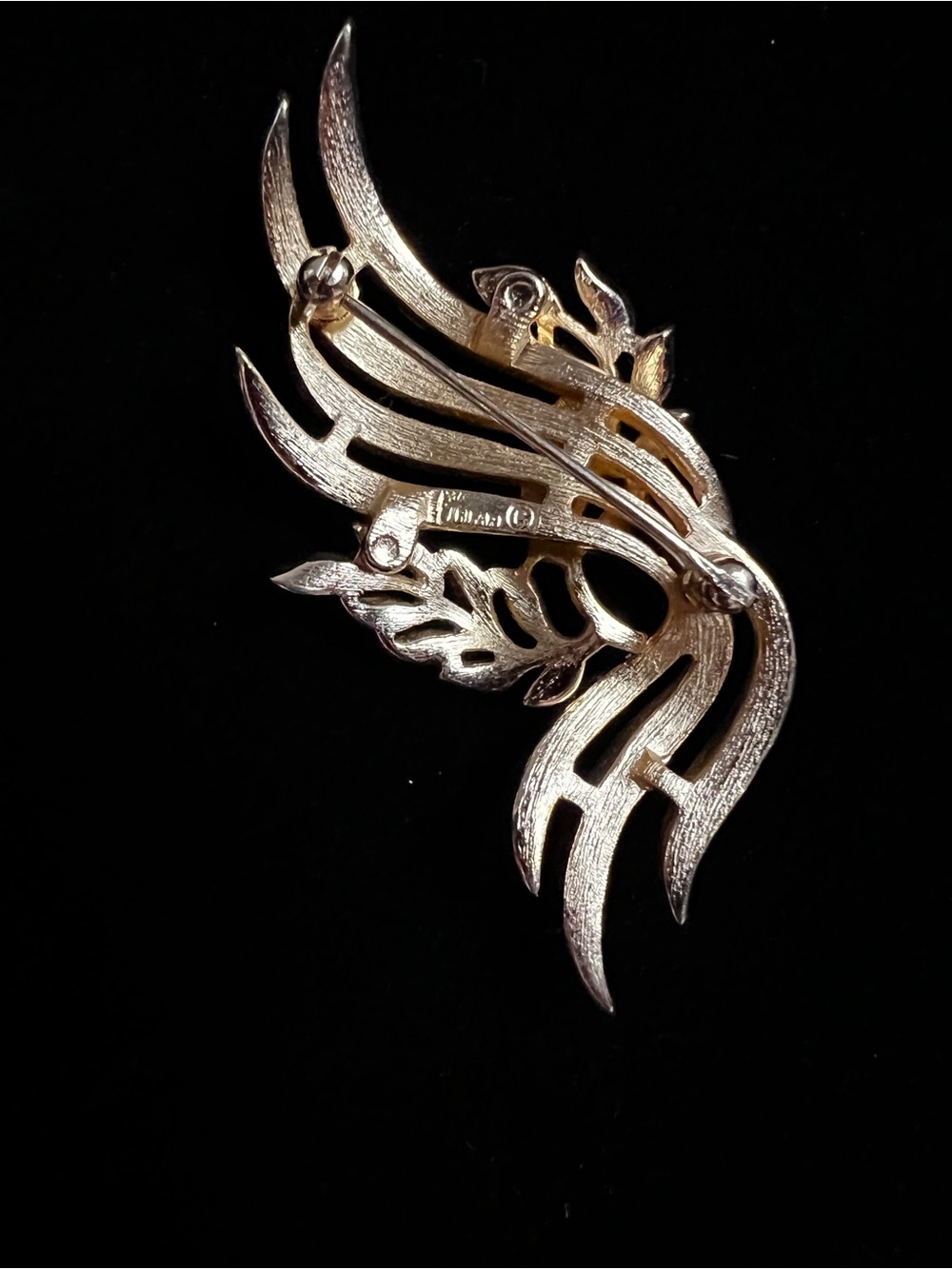 Crown TRIFARI Gold Tone Brooch - Picture 4 of 4